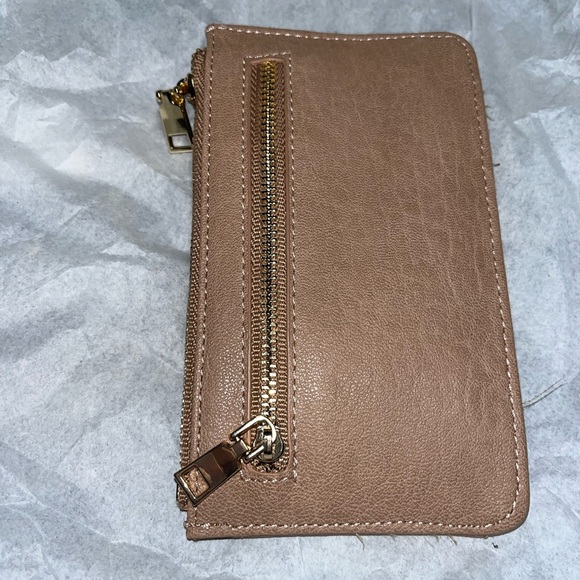 Women’s Tan Cardholder - Picture 3 of 3